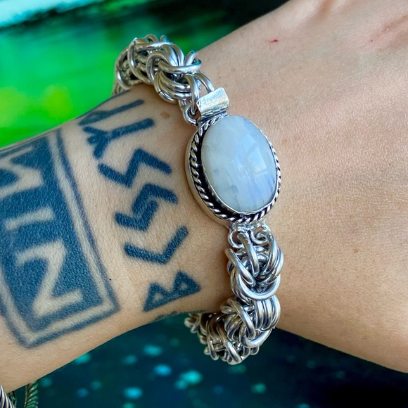 Maille white moonstone bracelet . Silver handcrafted links genuine gemstone - Picture 4 of 15